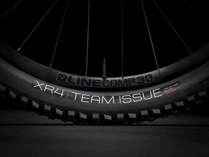 Trek Fuel EX 7 Gen 5 27.5/29er 2022 Full Suspension MTB - Black/Red-9