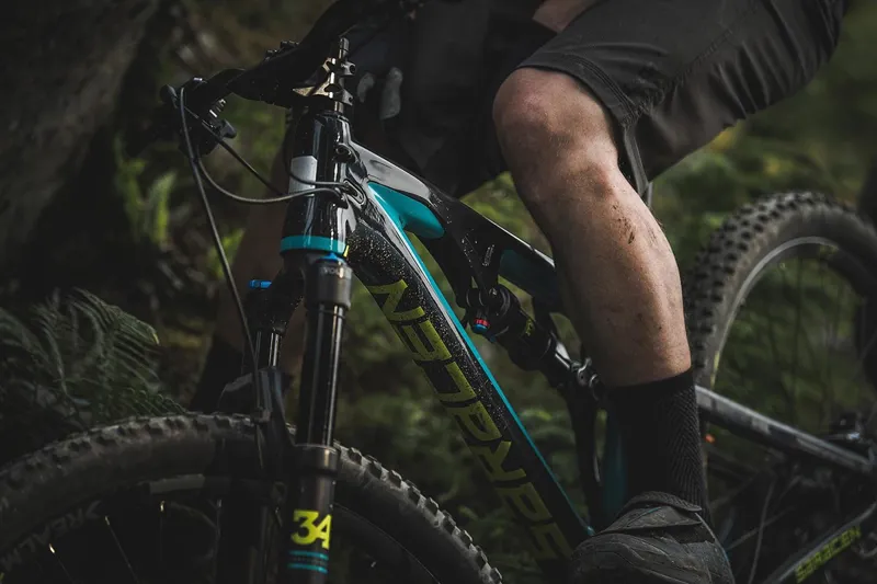 Saracen Kili Flyer Elite 27.5 inch 2018 Full Suspension MTB - Black-10