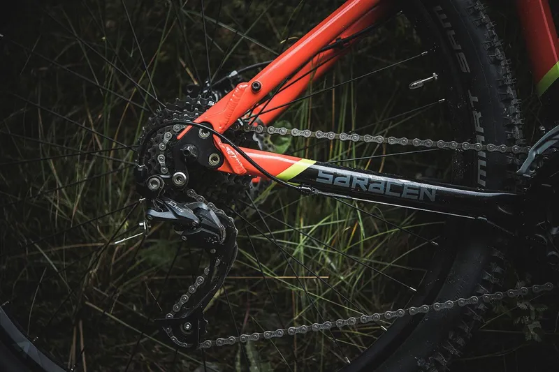 Saracen Mantra 27.5 inch 2018 Hardtail Mountain Bike - Black-2