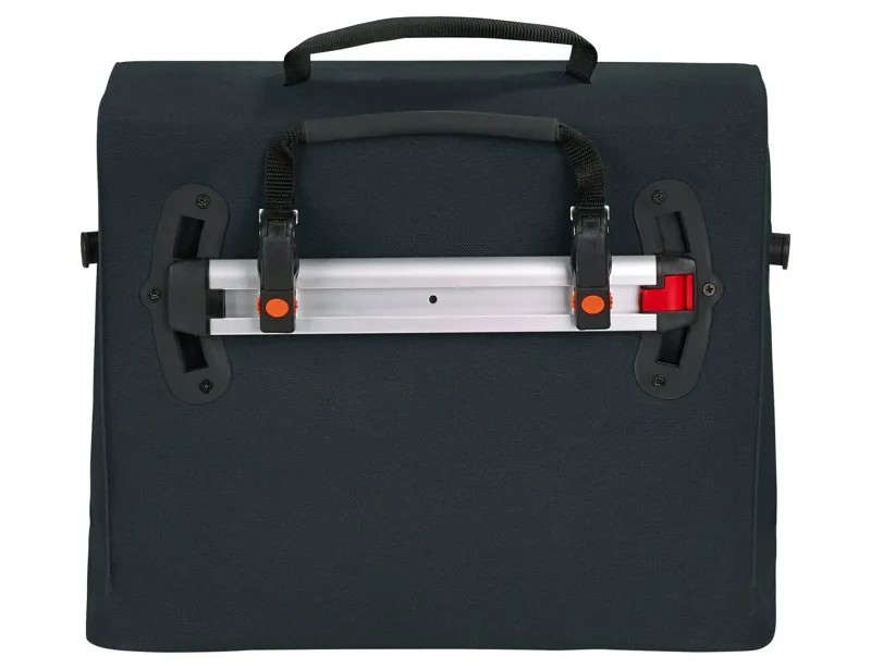 Vaude Bayreuth III M 15.8 Litre Massager Bag - Black-1