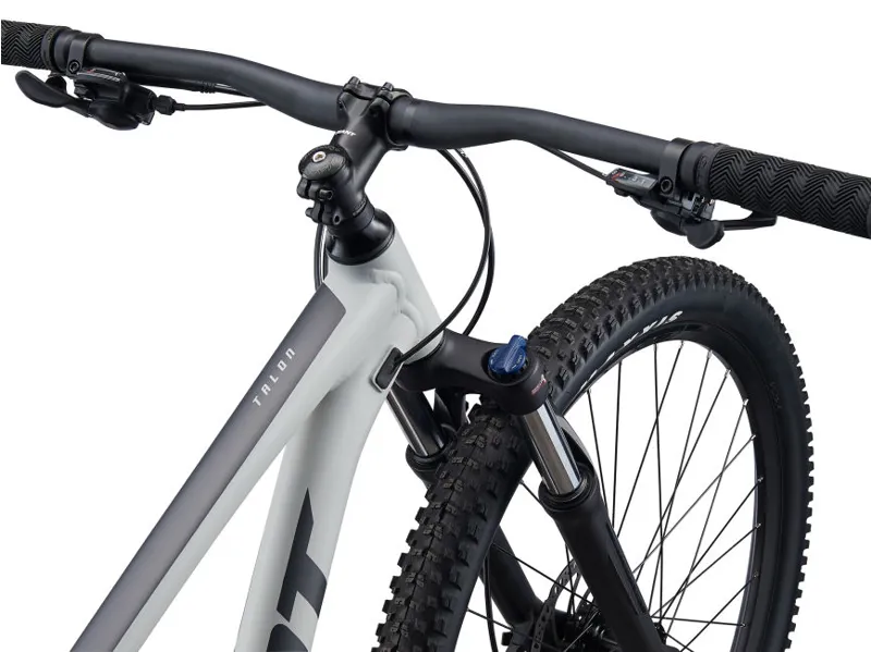 Giant Talon 2 29er 2021 Hardtail Mountain Bike Eclipse Concrete