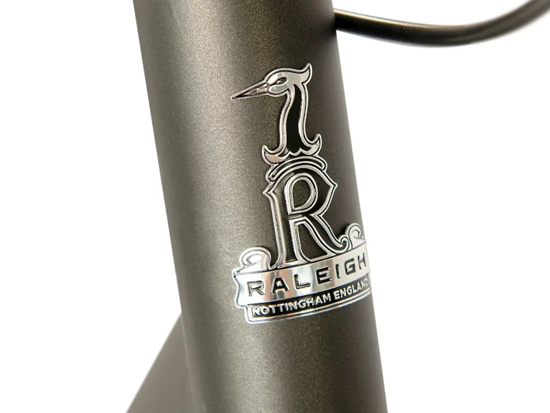 Raleigh Pioneer Crossbar 700c 2023 Hybrid Bike - Grey-2