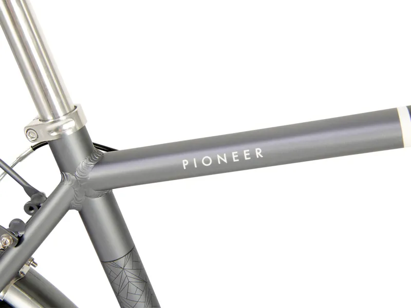 Raleigh Pioneer Crossbar 700c 2023 Hybrid Bike - Grey-4