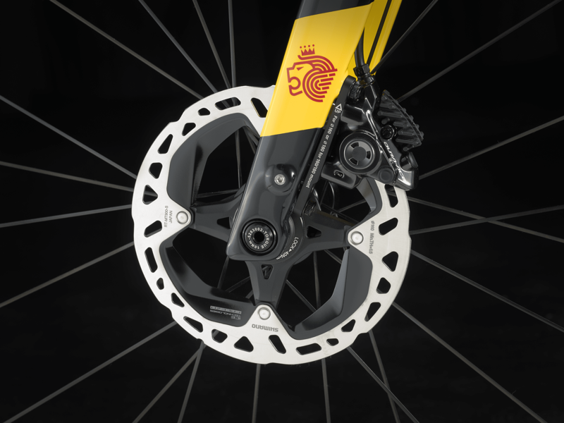 Trek Domane SLR 9 Gen 4 2024 Carbon Road Bike - Red Smoke/Blue Fade-9