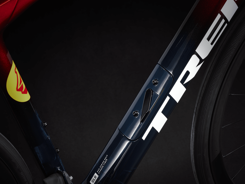 Trek Domane SLR 9 Gen 4 2024 Carbon Road Bike - Red Smoke/Blue Fade-3