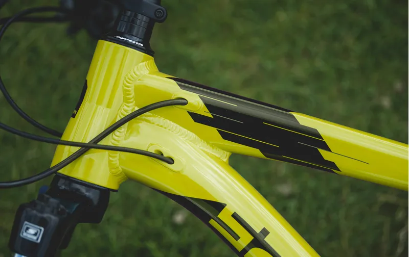 Saracen Mantra 27.5 2020 Hardtail Mountain Bike - Lime-9