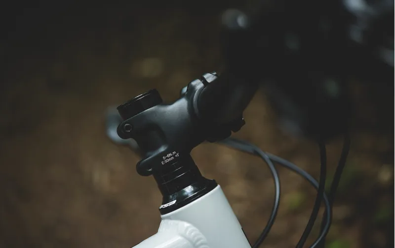 Saracen Mantra Pro 27.5 2020 Hardtail Mountain Bike - Grey-11