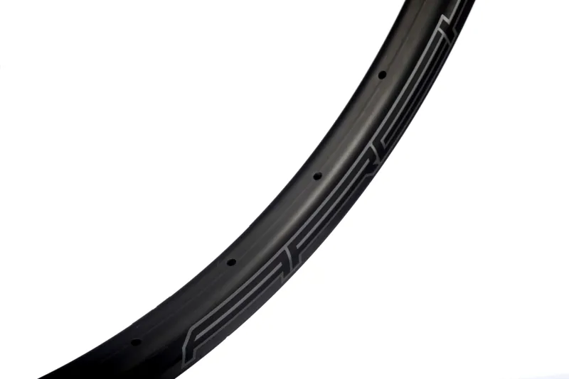 Stans Notubes Arch CB7 Carbon MTB Rims - Black-3