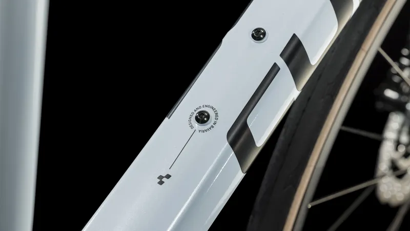 Cube Attain GTC Race 2024 Endurance Road Bike - Flashwhite/Black-3