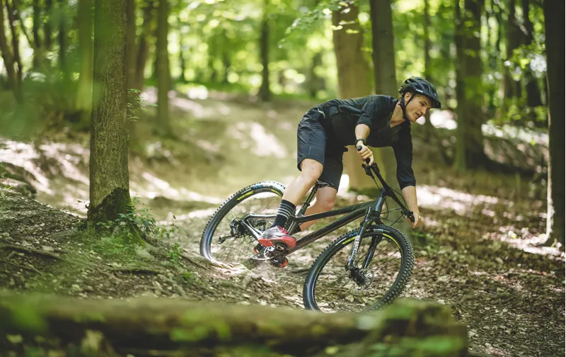 Saracen Zenith LSL Elite 29er 2020 Hardtail Mountain Bike-9