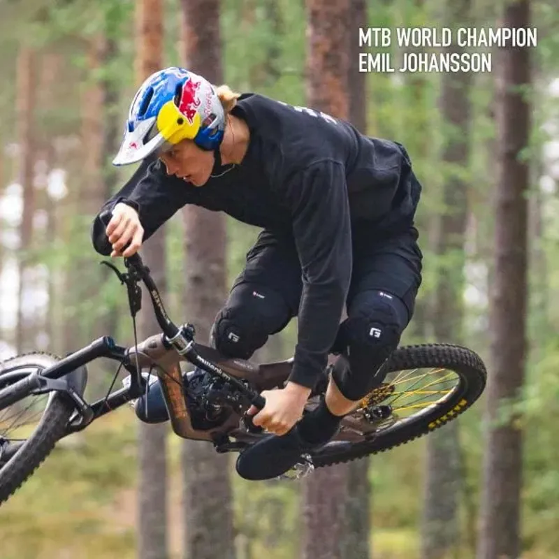 G-Form Pro Rugged 2 Knee Armour - Black-4