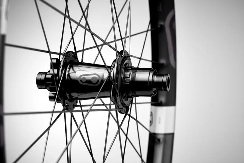 Crank Brothers Synthesis Enduro 11 I9 Hydra Hub Carbon 27.5+ Wheelset-3