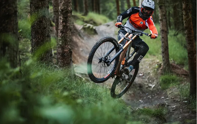 Saracen Myst Team 27.5/29er Full Suspension MTB Bike - Grey-11