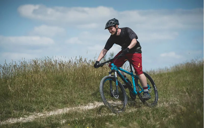 Saracen Mantra 27.5 2020 Hardtail Mountain Bike - Blue-11