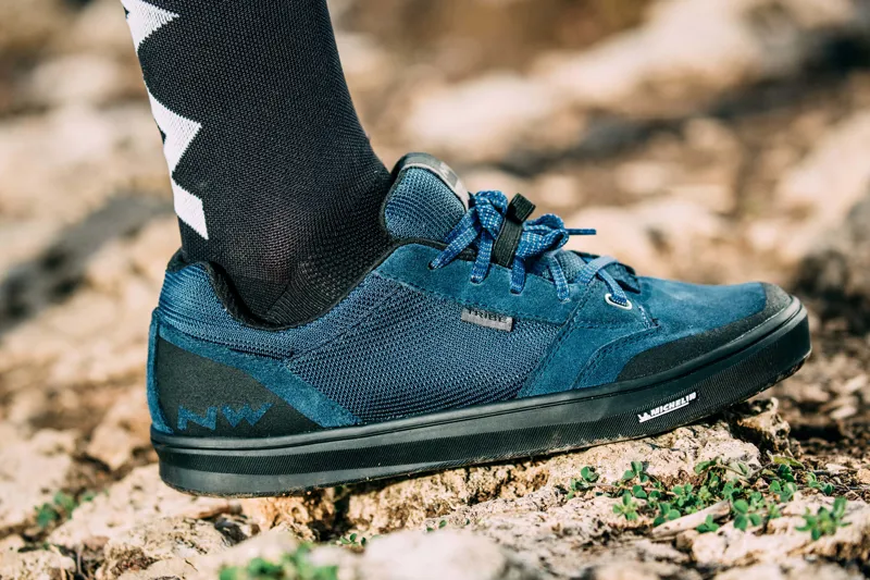 mtb flat shoes uk