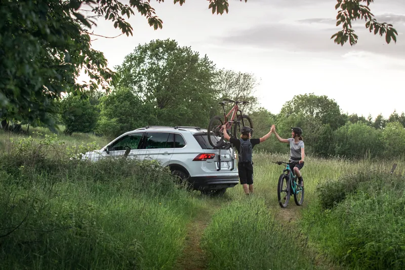 Thule OutWay Platform 2-Bike Rear Mount Carrier - Black/Silver-7