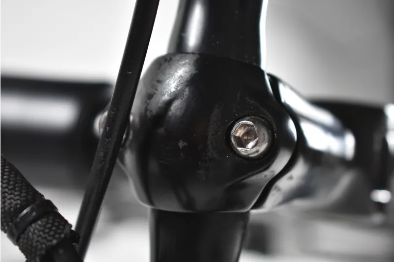 Ex-Roadshow 2019 Wisper 905 SE Crossbar 375Wh 20in Electric Urban Bike-11