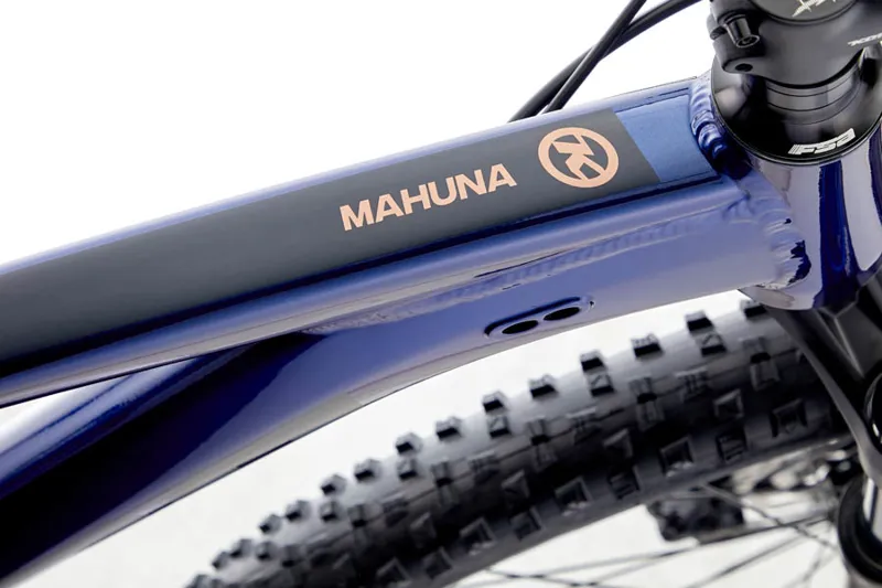 Kona Mahuna 29er 2022 Hardtail Mountain Bike - Gloss Indigo Blue-6