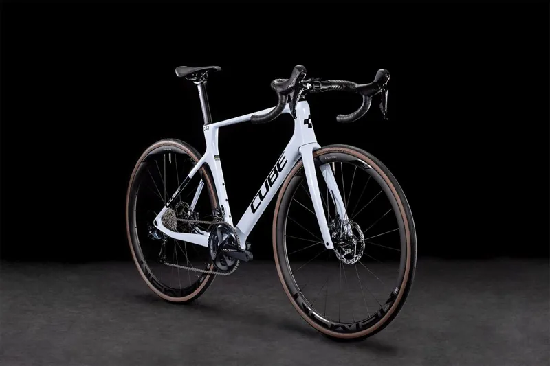 Cube Agree C:62 2022 Carbon Road Bike - Flashwhite/Carbon-1