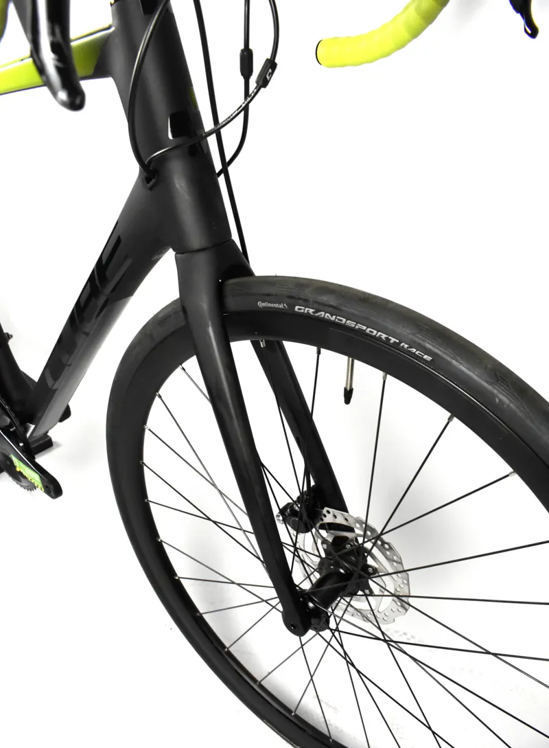 Nearly New 2021 Cube Attain GTC Race Road Bike 58cm Carbon/Flash Yellow-7