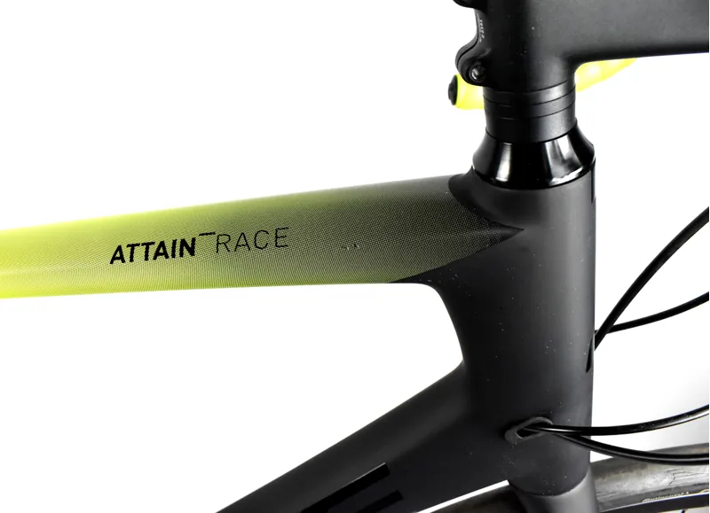 Nearly New 2021 Cube Attain GTC Race Road Bike 58cm Carbon/Flash Yellow-1