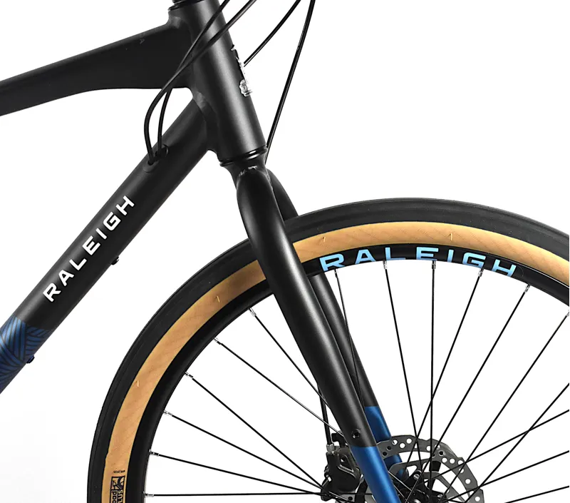 Nearly New 2021 Raleigh Strada City 650b Hybrid Bike Medium Black/Blue-5