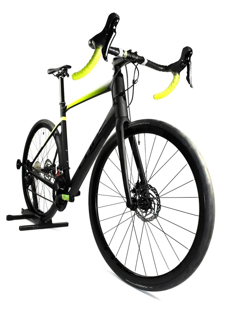 Nearly New 2021 Cube Attain GTC Race Road Bike 58cm Carbon/Flash Yellow-11