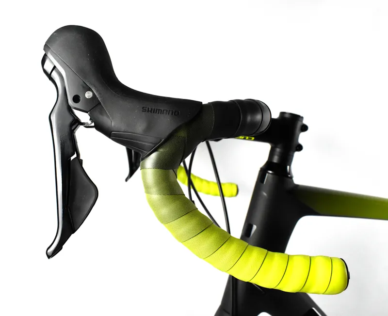 Nearly New 2021 Cube Attain GTC Race Road Bike 58cm Carbon/Flash Yellow-10