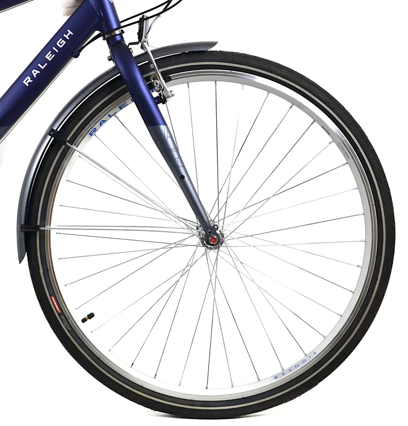 Nearly New Raleigh Pioneer Tour 700 2023 Hybrid Bike - 17 inch - Blue/Grey-5