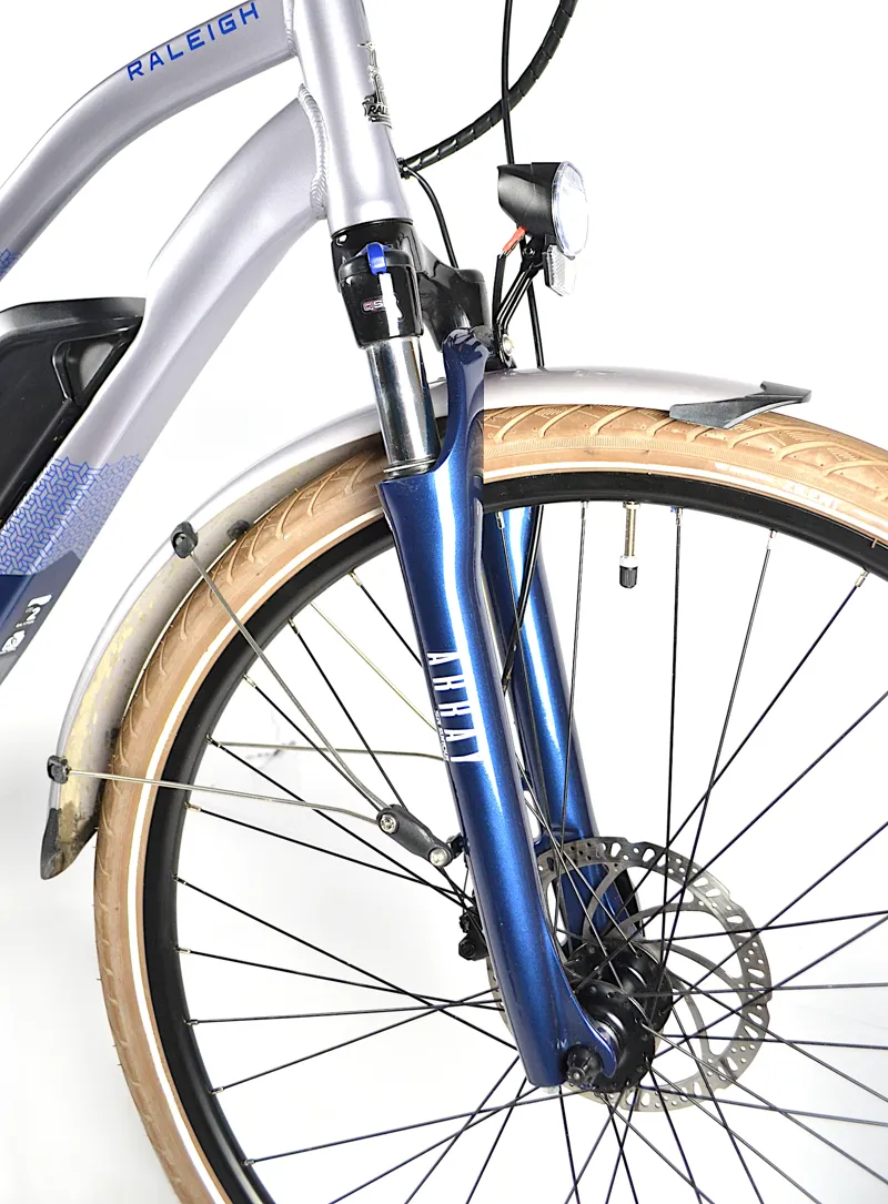 Ex Demo 2022 Raleigh Array Open Frame 700 Electric Urban Bike Medium Silver/Blue-9