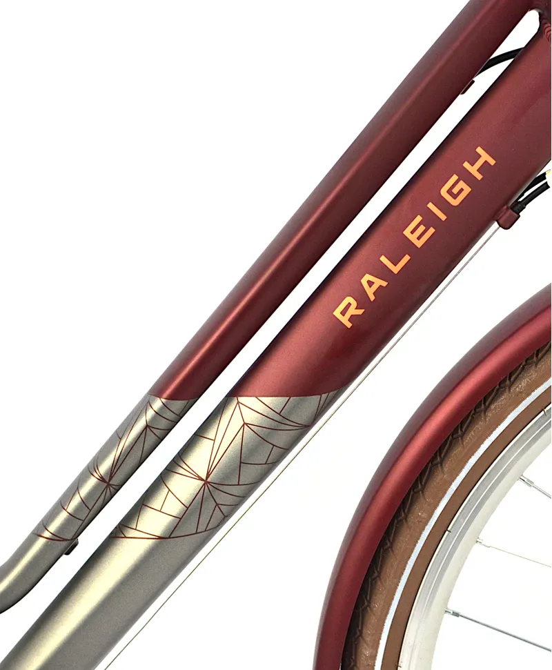 Nearly New Raleigh Pioneer Grand Tour 700c 2023 Women's Hybrid Bike - 15 inch - Burgundy-10