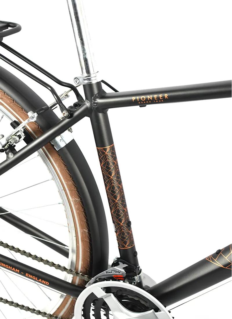 Nearly New Raleigh Pioneer Grand Tour Crossbar 2023 Hybrid Bike - 19 inch - Green/Black-11