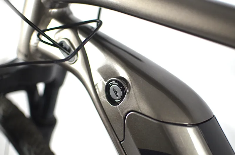 Ex Demo Giant Roam E+ GTS 2022 Electric Hybrid Bike - Large - Gloss Metal-8