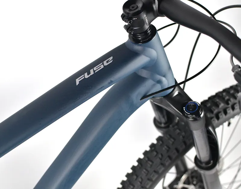 Nearly New 2022 Specialized Fuse Sport 27.5+ Hardtail Mountain Bike XL Cast Blue-4