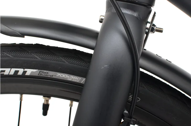 Ex Demo Giant Escape 3 City Disc 2022 Hybrid Bike - Large - Black-1