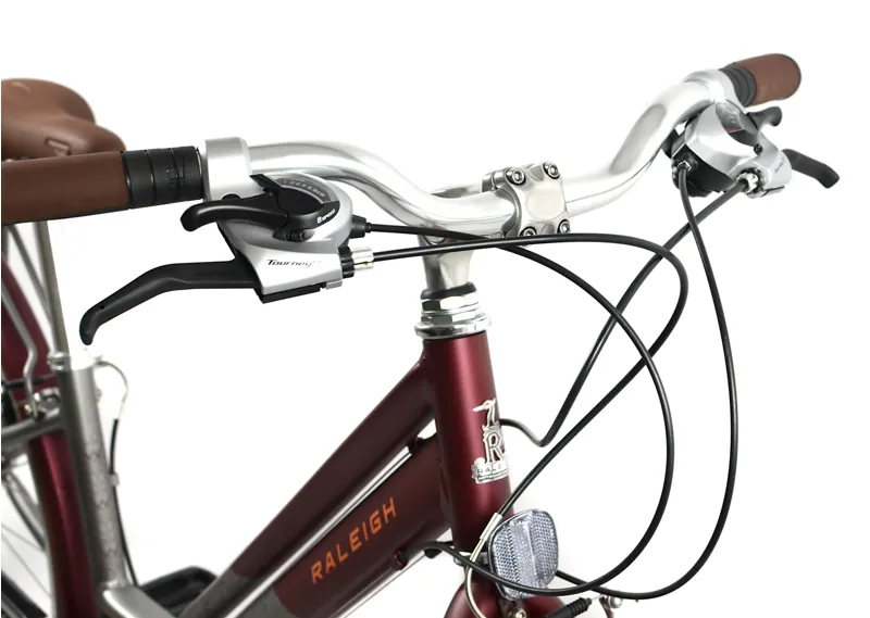 Nearly New Raleigh Pioneer Grand Tour 700c 2023 Women's Hybrid Bike -  15 inch - Burgundy-5