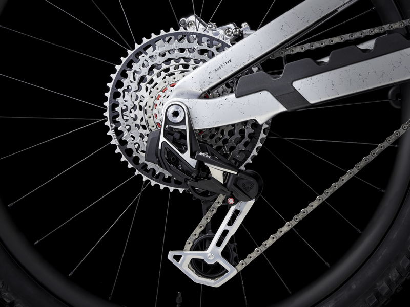 Trek Slash 9.9 Gen 6 XX AXS 2024 Full Suspension MTB - Argent Drizzle-2