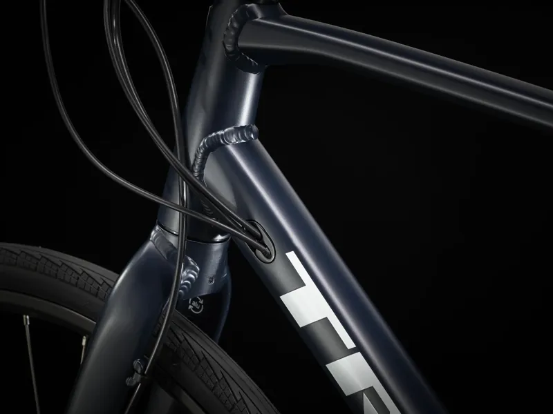 Trek FX 2 Disc Hybrid Bike - Nautical Navy-10
