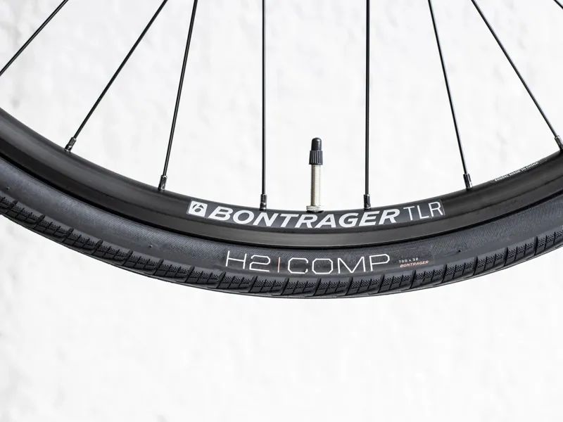 Trek FX 3 Disc Equipped Hybrid Bike - Viper Red/Cobra Blood Fade-7