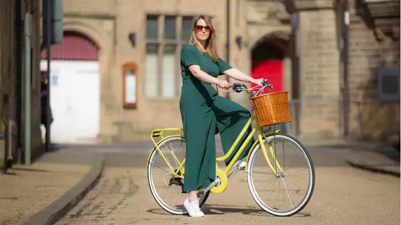 Forme Hartington S7 2022 Women's Hybrid Bike - Pastel Yellow-6