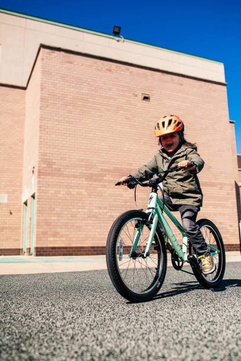 Specialized Jett 20w Kids Bike -  Gloss Oasis/ Forest Green-3