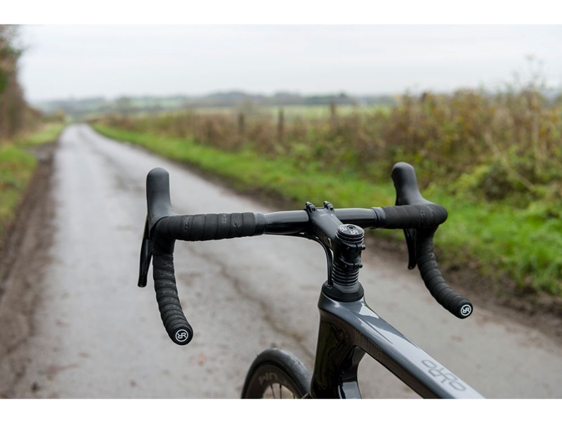 Orro Venturi EVO 105 2023 Carbon Aero Road Bike - Black/Silver-2