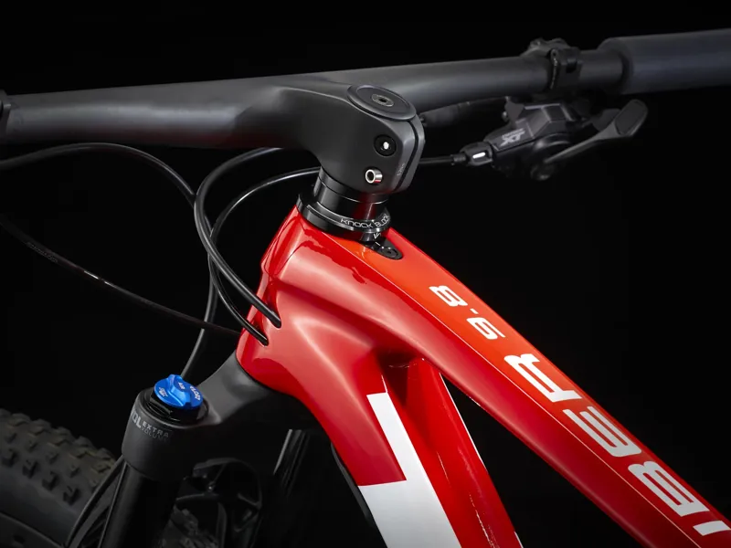 Trek Procaliber 9.8 29er 2022 Hardtail MTB - Radioactive Red/Cobra Blood-5