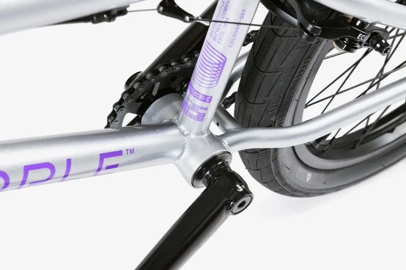 Wethepeople Versus 2021 Freestyle BMX - Hologram Silver - 20.65 TT-3