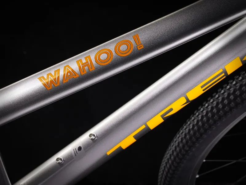 Trek Wahoo 26 2023 Kids Hybrid Bike - Anthracite-5