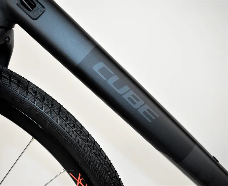 Nearly New 2021 Cube SL Flat Bar Road Bike Iridium/Black XL 62cm-8