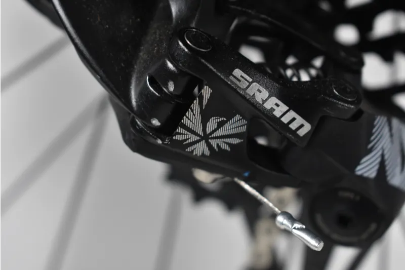 Ex-RoadShow 2019 Cube Acid Eagle 27.5 18inch Hardtail Mountain Bike-6