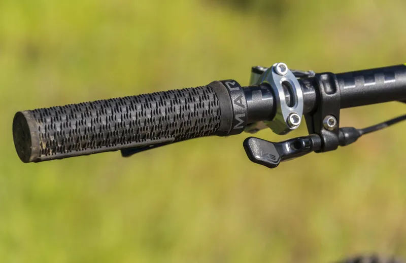 Marin Alpine Trail 7 29er 2020 Full Suspension MTB - Charcoal-2