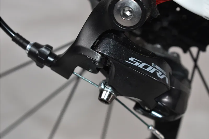 Nearly New 2019 Cube Attain Pro Disc Road Bike - 56 White/Red-3