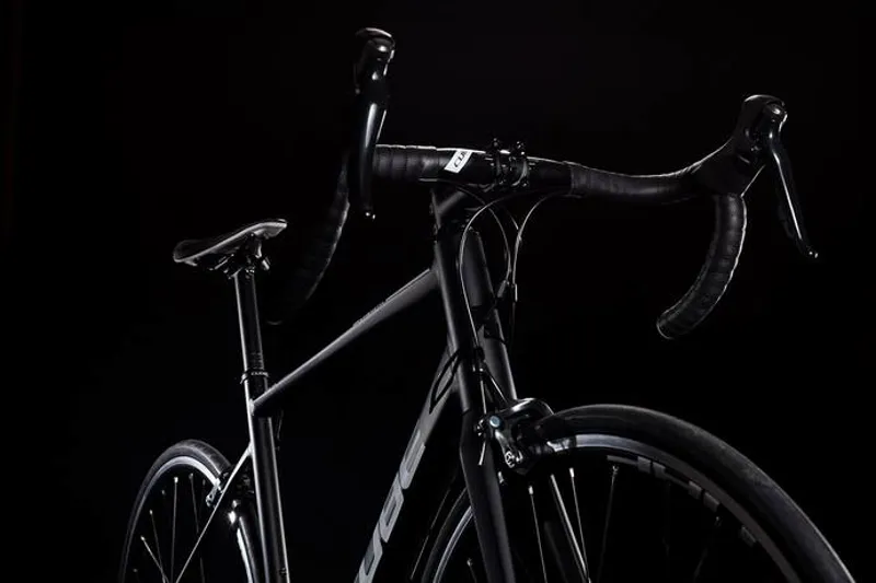 cube attain race black ́and ́white 2020
